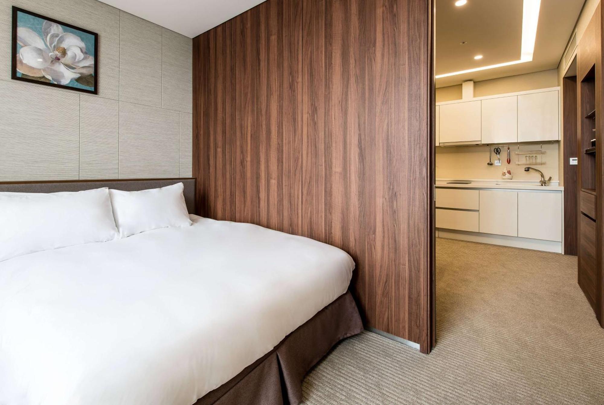 Gloucester Hotel Инчон Екстериор снимка